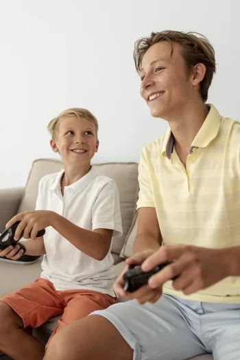 side-view-friends-playing-together-min